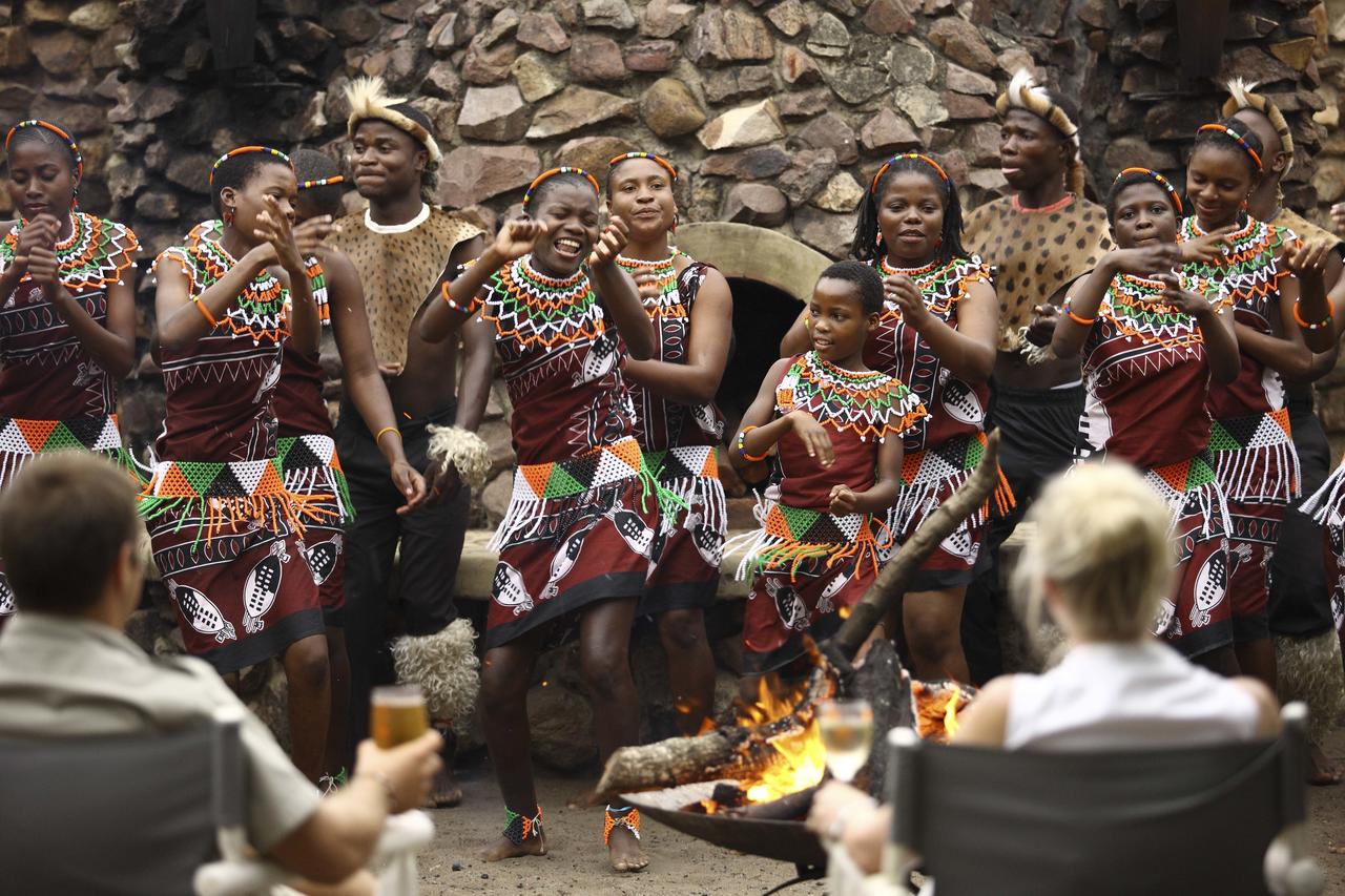 zulu-_dancers